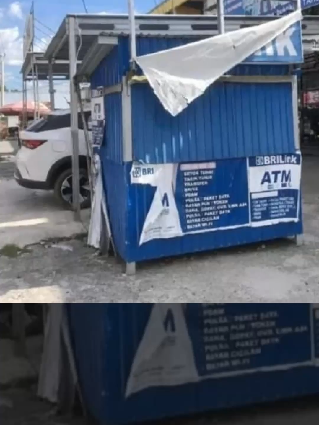 Aksi perampokan terjadi di sebuah kios BRI Link di Jalan Rajawali, Kelurahan Palangka, Kecamatan Jekan Raya, Kota Palangka Raya, Senin (22/9/2025).  Peristiwa ini membuat warga sekitar heboh, lantaran pelaku nekat melancarkan aksinya di dekat SMPN 3 Palangka Raya. Baca selengkapnya di https://radarkalteng.com/2025/09/23/kios-bri-link-dirampok/ #palangkaekspres #radarkalteng #palangkaraya #kalteng #maling