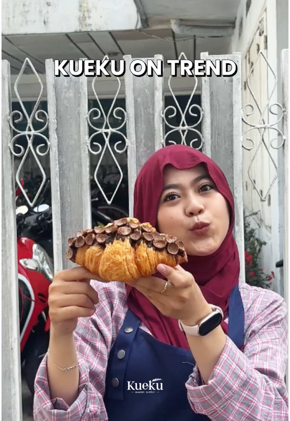 tren ini asik pollll!!!! #pabrikroti #croissantmalang #minidessert