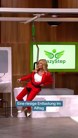 @Dagmarwoehrl ist ziemlich begeistert von @EazyStep. Mit der multifunktionalen Gehhilfe wollen die Gründer einen einfacheren Einstieg in die Badewanne ermöglichen, Rutschen auf nassen Fliesen verhindern und vor allem den längeren Erhalt von Selbständigkeit im eigenen Zuhause fördern. Auch übernehmen bereits ein paar Krankenkassen die Kosten für diese Alltagshilfe. Ein Gamechanger, um die Selbständigkeit im eigenen Haushalt länger zu erhalten?  #dhdl #diehöhlederlöwen #vox #rtlplus #gehhilfe #pflegestufe #pflegen #pflegekraft #badezimmer #duschen #einschränkung @VOX @rtlplus @Ralf Dümmel @Frank Thelen @Carsten Maschmeyer @Judith Williams 