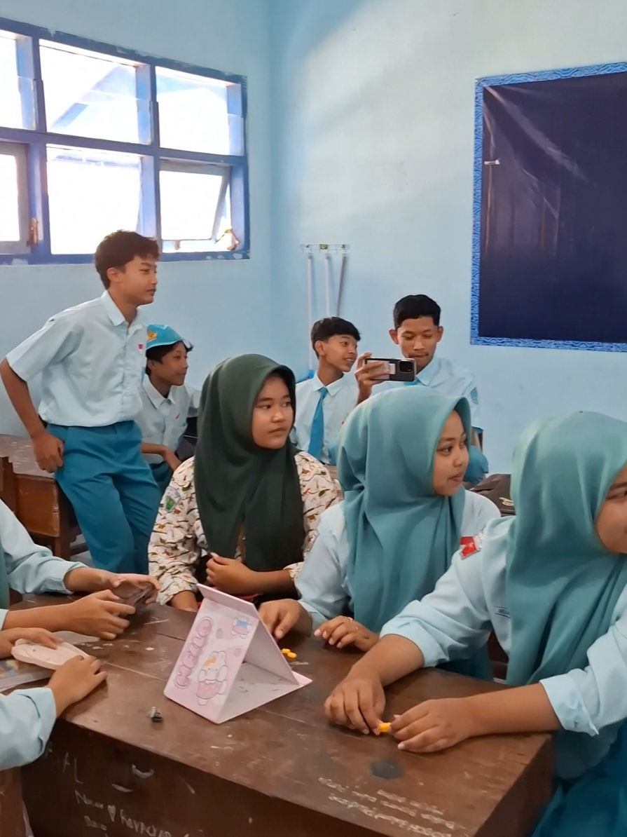 POV rama si anak paling rajin di kelas...iya nggak?