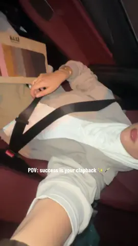 Working in silence & letting success make the noise 🪄🪄 #ootdhijab #kuwait #OOTD #kuwaitgirls #kwt 