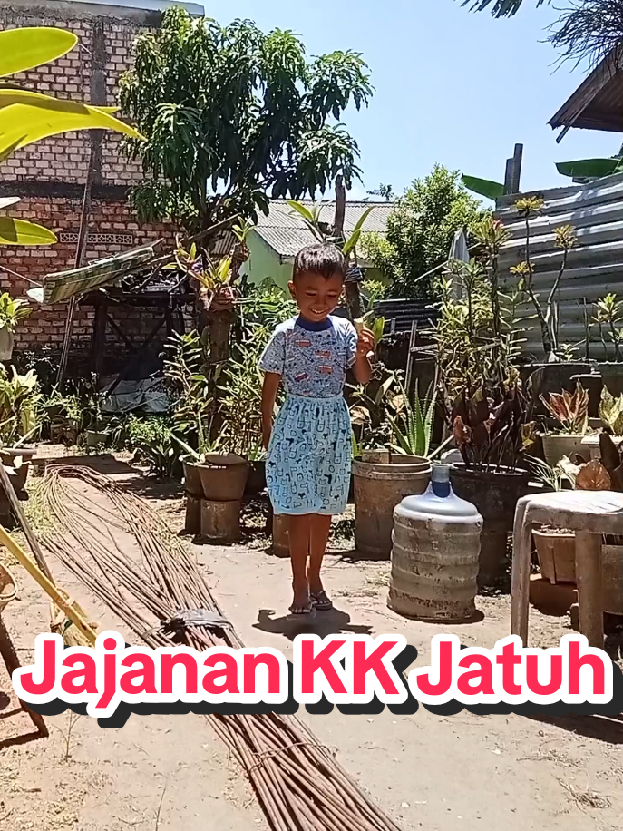 Jajan KK Jatuh😁 #fyp #anakanak #bermain #viral #kontenanak 