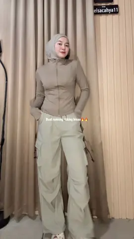 Cakep nih buat di tracking🥰😍#fypシ゚ #outfitideas #ootdhijab #tracking #gunungindonesia 