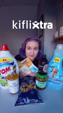 Kifli Xtra 🥐  Reklám @Kifli.hu  Kifli Xtra havi díj: 2799 Ft 💡Használd a ROKA2500 kódot, és 2500 Ft kedvezményt kapsz 12 000 Ft feletti vásárlás esetén! A kupon egy alkalommal használható, régi és új vásárlóknak is jár. A kupon visszavonásig érvényes, szóval érdemes minél előbb lecsapni rá! A legfőbb extrák, amiket Xtra tagként élvezhetsz: 🔆Exkluzív kedvezmények: Az Xtra tagok olyan különleges árakat és promóciókat érnek el, amik mások számára nem elérhetőek. Ezek a kedvezmények a weboldalon és az alkalmazásban is jól láthatóan jelölve vannak. 🔆10% kedvezmény a saját márkás és BIO termékekre: A Kifli sajátmárkás termékei (pl. Miil, Dacello, Kitchin) és a teljes BIO kínálat is 10% extra kedvezménnyel vásárolható meg. 🔆Nincs minimum rendelési érték: Havonta négyszer minimális rendelési összeg nélkül is tudsz rendelni, ami nagyon praktikus, ha csak egy-két dolog hiányzik otthonról. Így nem kell feleslegesen „felhizlalnod” a kosaradat. 🔆Garantált aznapi szállítás: A 16:00 előtt leadott rendeléseknél garantáltan aznap megkapod a csomagodat, kapacitás függvényében. 🔆Környezetbarát vásárlás: A rendeléseid ingyenes, újrahasználható öko-táskákban érkeznek, amiket a következő kiszállításkor egyszerűen visszaadhatsz a futárnak. Ezzel a megoldással csökken a műanyag- és papírhulladék mennyisége is. Kitchin durum fusilli N. 160: 549 Ft > 494 Ft (megtakarítás: 55 Ft) Miil Camembert sajt: 599 Ft > 539 Ft (megtakarítás: 60 Ft) Kitchin csemege uborka: 599 Ft > 539 Ft (megtakarítás: 60 Ft) Dacello Téliszalámi szeletelt: 809 Ft > 728 Ft (megtakarítás: 81 Ft) Miil Szeletelt cheddar sajt: 859 Ft > 773 Ft (megtakarítás: 86 Ft) Miil OFJ Feta sajt: 899 Ft > 809 Ft (megtakarítás: 90 Ft) VIGO - bio longbrew kombucha rózsa: 1399 Ft > 1259 Ft (megtakarítás: 140 Ft) Tomi Color mosógél: 4299 Ft > 3999 Ft (megtakarítás: 300 Ft) Sapinca Organic Root Elixir: 8699 Ft > 7829 Ft (megtakarítás: 870 Ft) Coccolino öblítő, Blue Splash: 3699 Ft > 2390 Ft (megtakarítás: 1309 Ft) Ezen felül fontos megjegyezni, hogy az Xtra szolgáltatással minden rendelésednél ingyenes a kiszállítás, ami további spórolást jelent. A szállítási díjak a Kifli.hu-n egyébként változóak, de általánosan 599 Ft-tól akár 1799 Ft-ig is terjedhetnek, a rendelési értéktől és időablaktól függően. Összegzés Teljes ár: 22 510 Ft Kifli Xtra ár: 19 359 Ft Összes spórolás: 3151 Ft Vacsorám: Farm Tojás BIO 