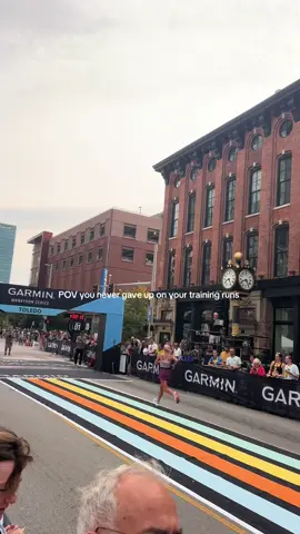 Hitting my goal of running a 1:30 half is something that didn’t just happen on race day  - it happened during all my training runs during the hot summer where it could’ve been easy to give up.  Running will teach you self discipline and how to reach a goal  Thank you to garmin running for putting on a fantastic race in Toledo- can’t wait for the next! 🏃🏼‍♀️💕🥳 #garminmarathonseries #garminambassador  #halfmarathonrunner #runningmotivation #runningtips 