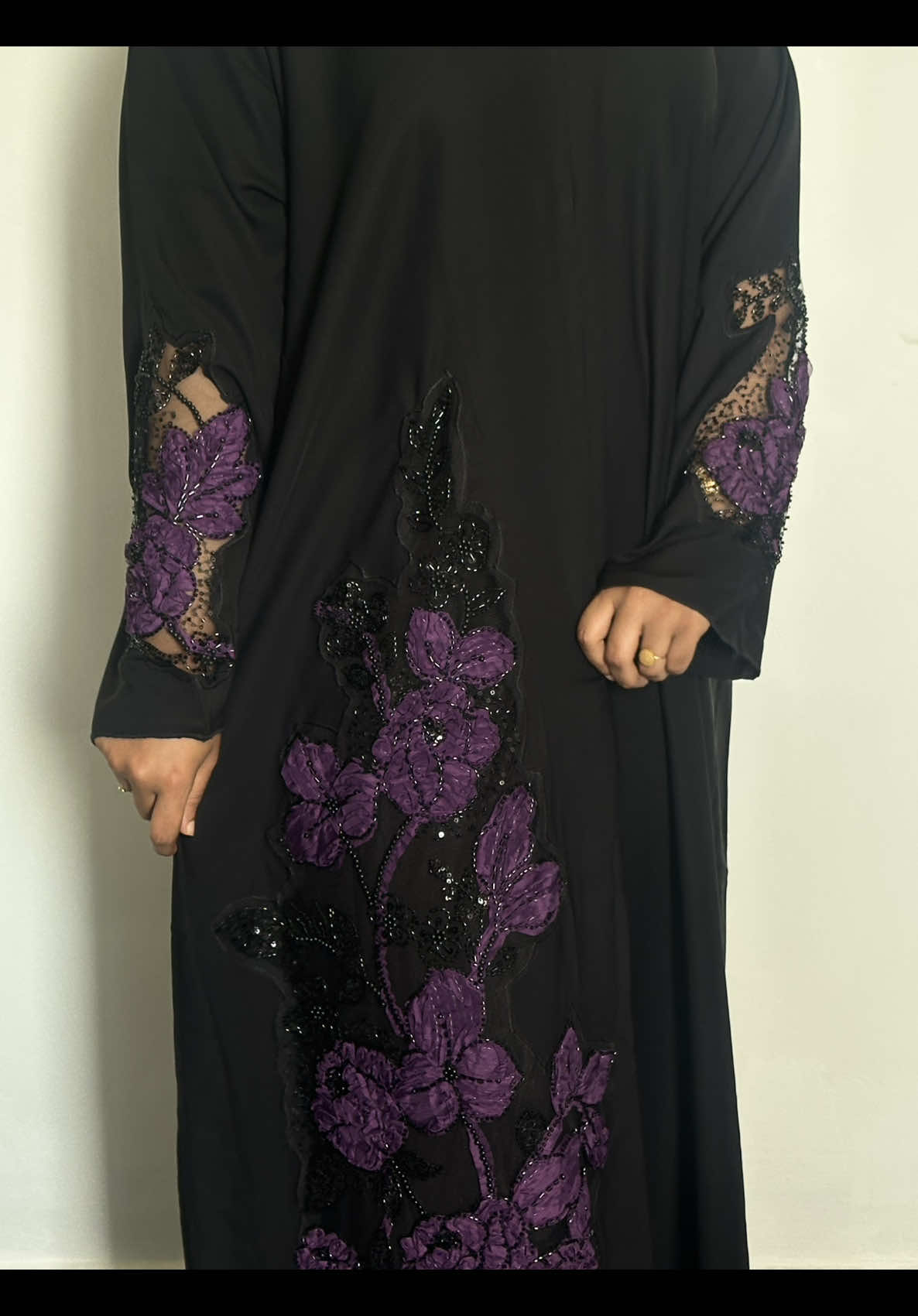 Ovv 🤗 black and purple open #abaya #modestfashion #foryou #viral #somalitiktok 
