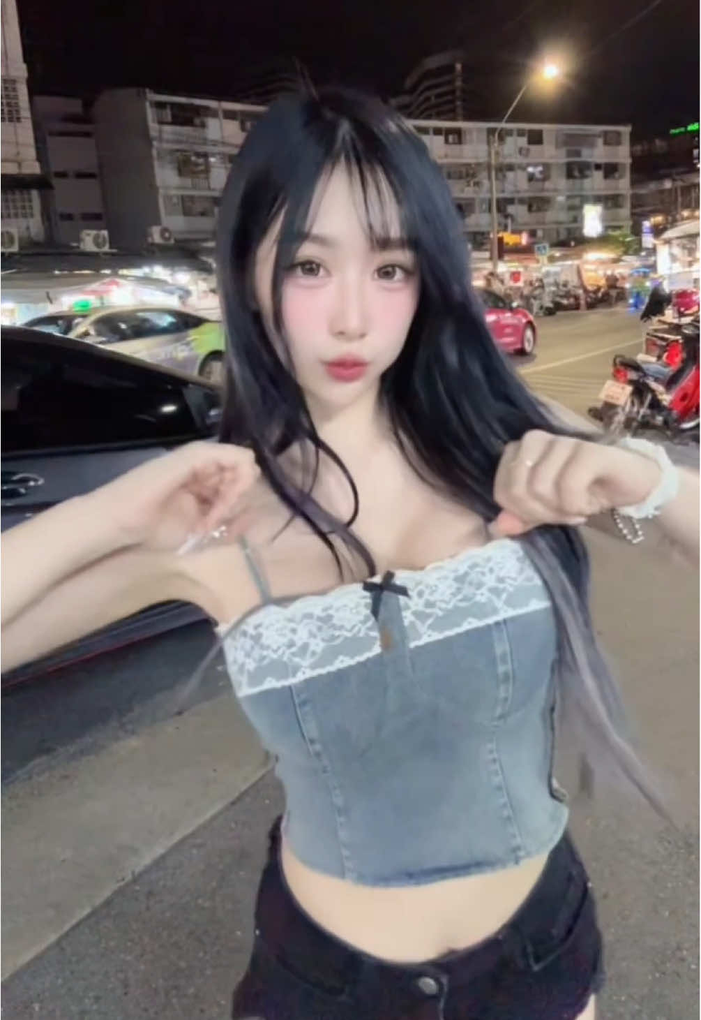 後面那台車都擋住了 猜猜我在哪～？#推薦 