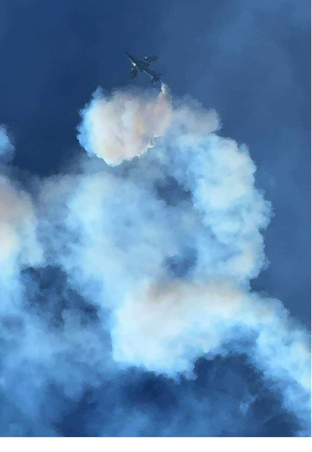 Lomcovák 💚🤍❤️ Pony 10 - Federico De Cecco  @freccetricoloriofficialpage  . . . #freccetricolori #aviation #top #italy #sky 