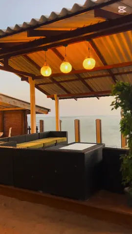 ☀️The best seafood restaurant in Colombo 6.where ocean views meet unforgettable flavors.🍔  #SunsetDining #sunsetdiningescape #byobplacesincolombo #sunsetvibes #sunsetvibes #colombo #foryou #fypシfpypppppppppppppppp😎tiktokforyou #seasiderestaurant 