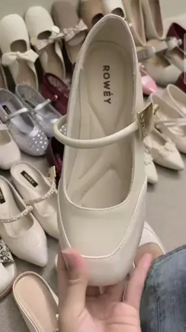 Rowey Sepatu Flat Shoes Wanita Korea Azuki #viraltiktok #flatshoes #flatshoeswanita 