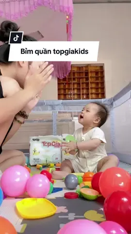 Các mẹ đã dùng bỉm topgiakids chưa. E thấy ổn đấy ạ, thấm hút, k hăm , k mùi , mềm#bimtopgiakids #topgia #bimchobe #xuhuong 