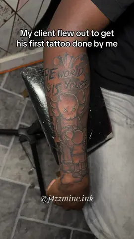 1 year in and I already have people flying out and travelling from other cities up to 4hrs away for my work!🥹i appreciate each and every one of you with all my heart!!🤞🏾❤️#tattoo #birminghamtattoo #darkskintattoo #fyp #blacktattooartist 