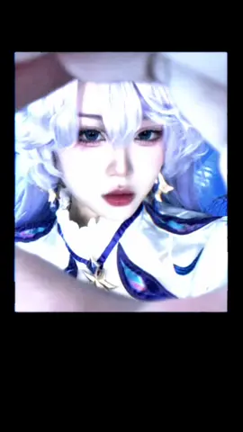 Poise. A lady should know how to be one at the table.  #wutheringwaves #cosplay #cantarella 