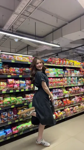 dressnya bikin snatched 🖤🛒