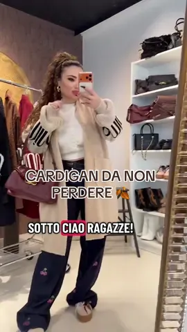 I nostri cardigan autunnali sono perfetti per questo periodo: caldi, morbidi e versatili 🤎 Da indossare sopra top, camicie o abiti, ti accompagnano nelle giornate fresche con stile e comfort. ✨ Con ogni acquisto puoi ricevere omaggi esclusivi 🎁 #CardiganAutunnali #StileAutunno #NuovaCollezione #Omaggi #ModaDonna   