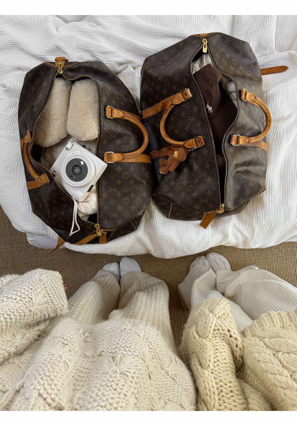 Vi hittade mysigaste lilla huset mitt uppe bland trädtopparna, 45 min från Stockholm 🌲🪵🤎🧸💭 #airbnb #cabin #stockholm #houseinthewoods #aframecabin 