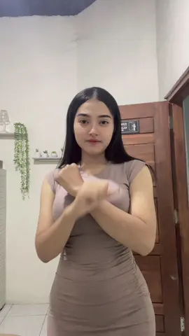 Ekspresi pas ngece wong sing ngenyek aku😝😝