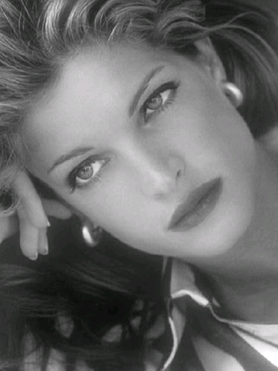 ୨ৎ got me feeling like a supermodel #stephanieseymour #90s #90ssupermodel #90sblowout #girlblog 