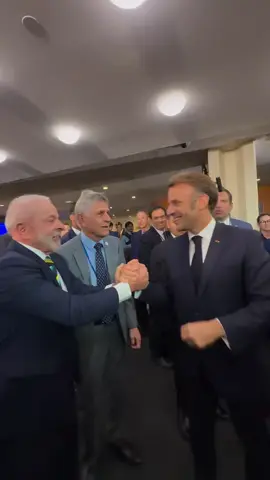 Enquanto uns criam crise, Lula e Macron criam parceria 🇧🇷🤝🇫🇷 #ptosasco #onu #lula 