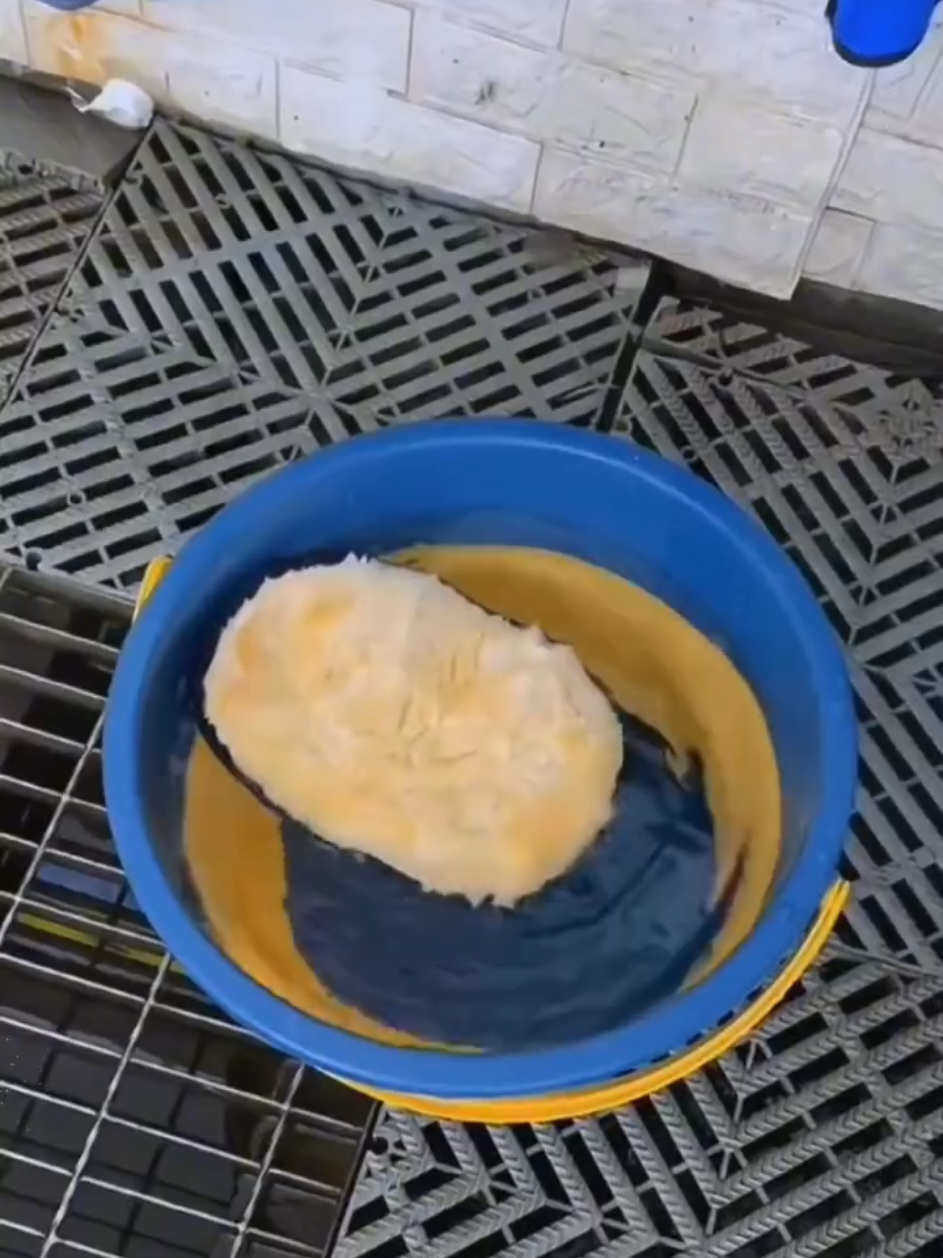 Ganda ng timba at tabo nato space savernarin. di kana mahihirapan gamitin dahilnatitiklop #timba #tabo #spacesaver #household #fyp #trending #foryou #viralvideo 