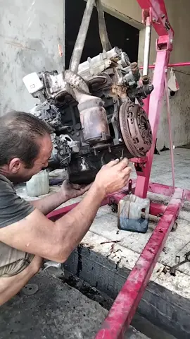 @Mohamed Dib 😈  @Righi hamid  😂😂😂 جر مديرش عليه 🤣🤣