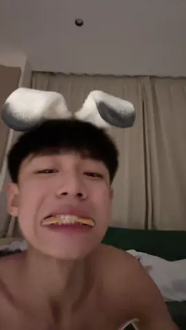 你想和我一起吃饭吗🍗  