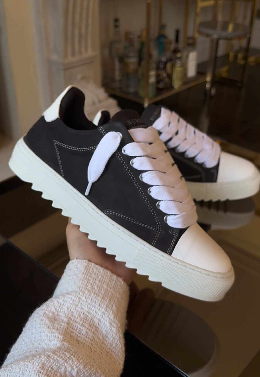 Acrylic black. A customers favourite🏆 #numeris #acrylicblack #trainers #sneakers #autumnstyle 