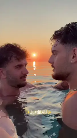 Our kiss turned the horizon into poetry. 😘🌅 #justbl4u #blcouple #lgbtcouple #justBL #boylove #boyboy #lgbt #boyfriend