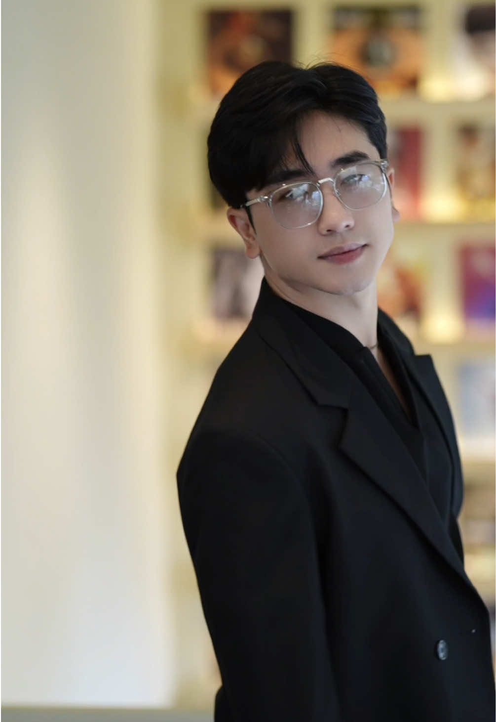 Anh rất chào em 😀