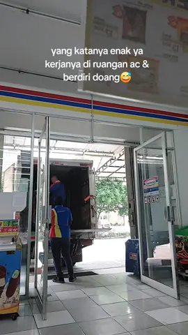 bapak supir ini memang emang idaman,  kalo dateng barang selalu bantuin, terimakasih bapak🫶#CapCut #indomaret #indomarettiktok #retail 