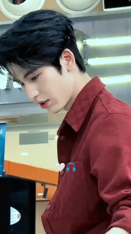 tuhan sebercanda itu kah AQ. menginginkan nya. pdahal dari segi segalanya beda bgt😌😌☺️🥹#zhanglinghe张凌赫#zhanglinghe#masukberandafypシ#sorotanfyptiktok🔥#fyppppppppppppppppppppppp 