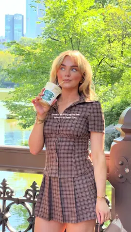 New York in autumn is special🍂🤎☕️ #autumninnewyork #newyorkaesthetic #gossipgirl #girlmoregirls #cosyseason 