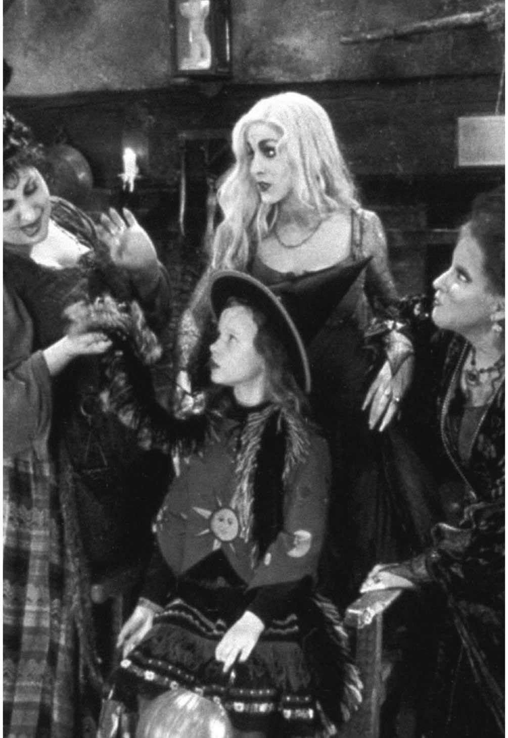 halloween szn is near!  — ig: bloomingframess lb: diorbykai | 🏷️: #halloween #fall #fentysuperbrandday #LanguageLearning #witches #movies #TimBurton #film #fyp #viral #thecraft #filmedit #movieedit 