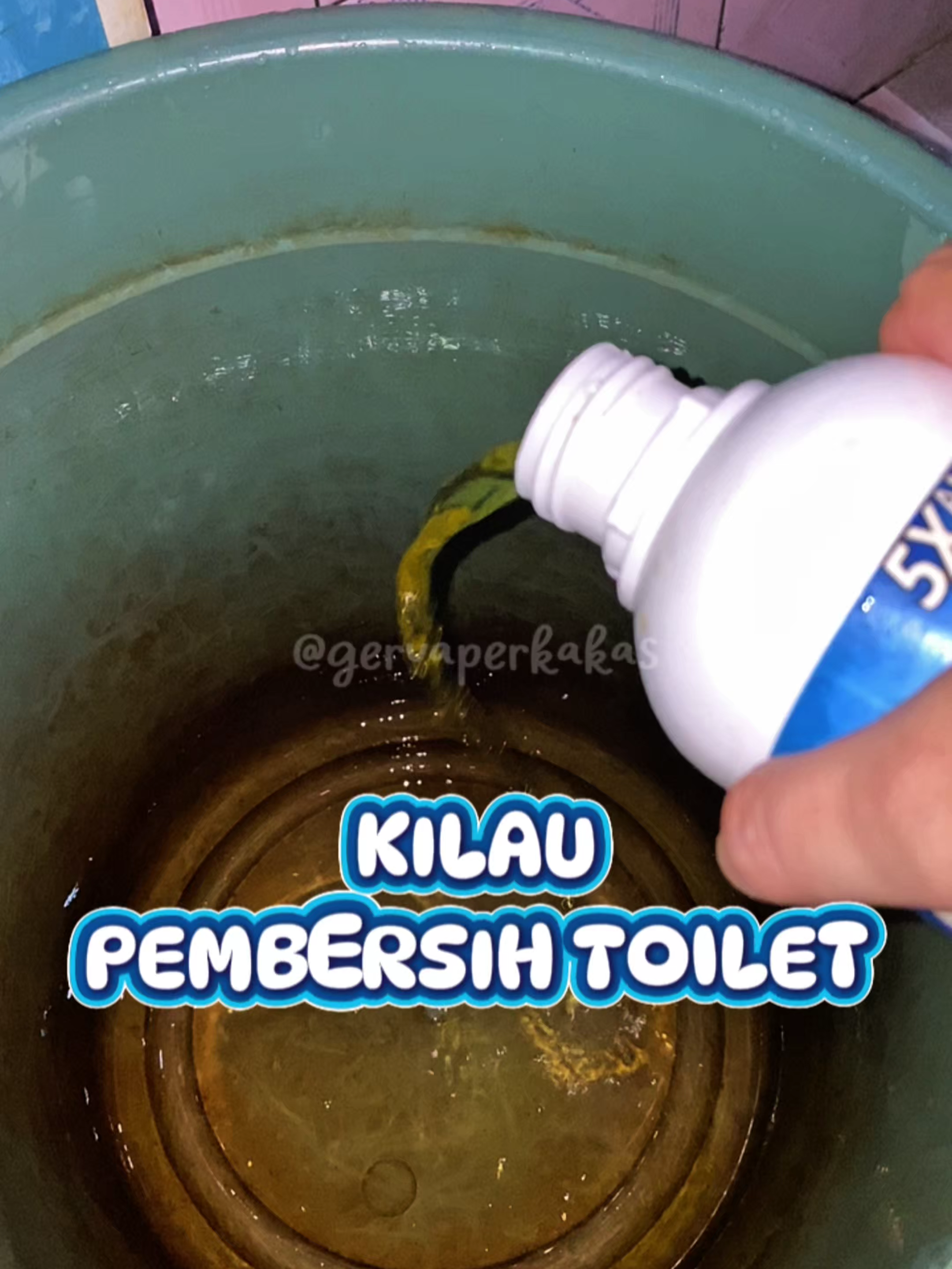 Kerak ember gampang banget bersihkan dengan Kilau Pembersih Toilet. #kilau #pembersihkerak #pembersihkamarmandi #toiletcleaner #gervaperkakas