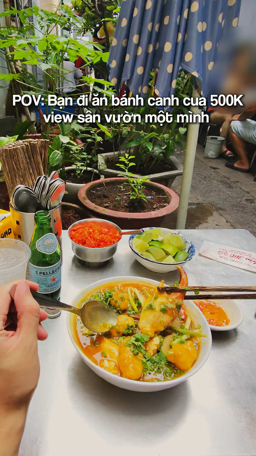 Bạn đi ăn bánh canh cua view sân vườn một mình 🦀🧸 #pov #motminh #ancungtiktok #alexmotminh #fyp 