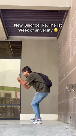 New junior be like 😂 Snapchat:: hassu1539 #university #unilife #unimemes #foryoupage #funnyvideos 
