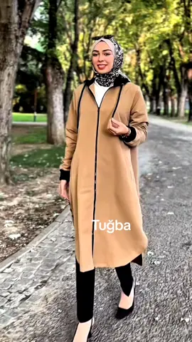 Tuğba Trenç Ürün Kodu 817 🌺Su Geçirmez Lizasız Tenç Kumaş Kapşon Sabittir👈 S-36/38 M-40/42 L-44/46 XL-48 Bedenler Boy 115 CM #tesettür #hijab #bigsize #fashion #trençmodelleri 