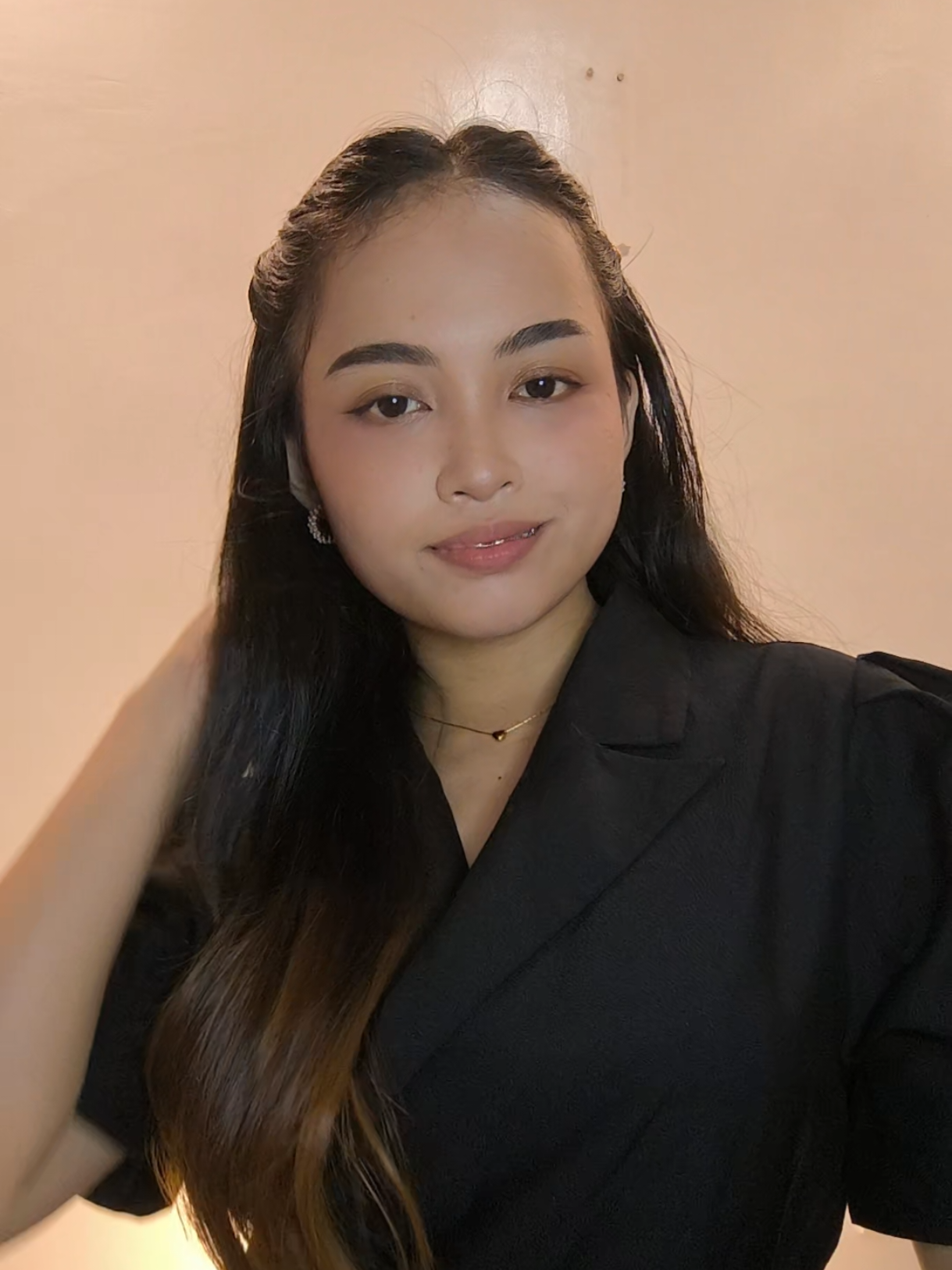 🖤 #transition #fyp #OOTD #outfit #makeup 