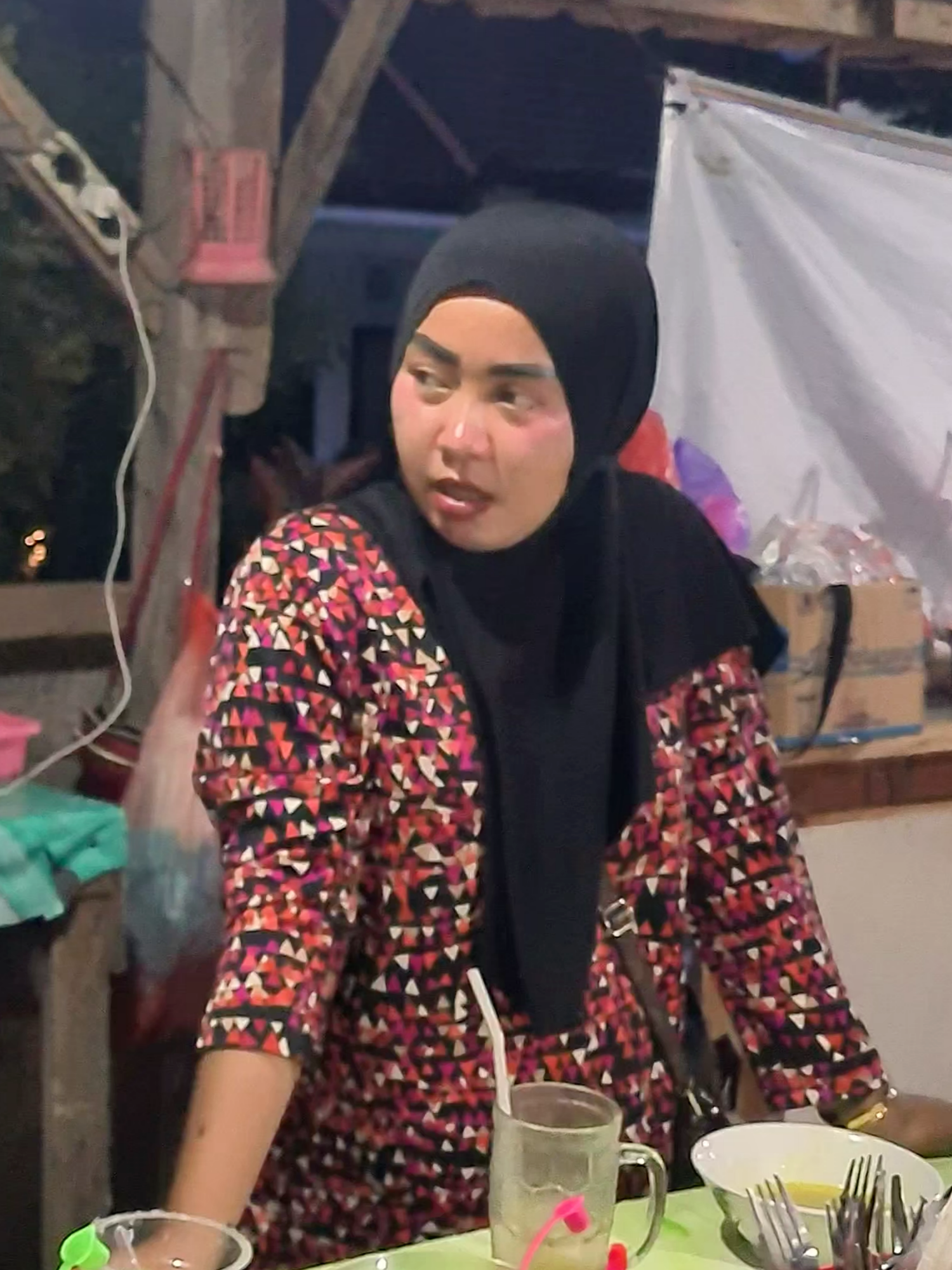 SUSUKNYA SURUH AMBIL SAJA #warung #warungkopi ##tiktoknews #balilife #bali #makan #culture #indonesia #budaya #berusaha #turism #bulebali #bule #tiktok #tiktokviral #belanja #susuk #uang #uangkaget @withblikadek