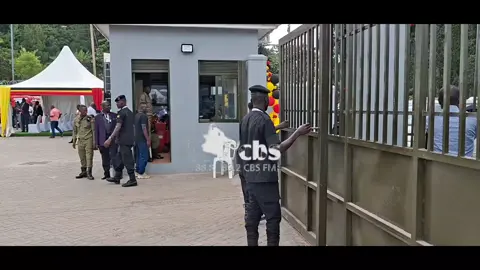 Embeera nga bwebadde ku kitebe ky'akakiiko k'ebyokulonda e Lweza-Lubowa nga President wa NUP Robert Kyagulanyi Ssentamu (Bobi Wine) ng'atuuka okwewandiisa okuvuganya ku ntebe y'obwa President. #fyp #fyp #fyp #fyp 