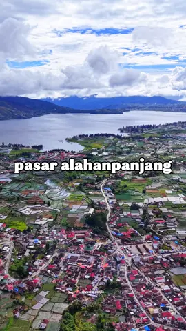 ARUARUTOUR  pasar alahanpanjang dengan view terindah di dunia #alahanpanjang #sumbar 