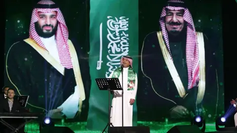 ياوطنا دام عزك دام خيرك ياوطنا 🇸🇦💚. #السعودية #الملك_سلمان #محمد_بن_سلمان #اليوم_الوطني_السعودي_95 #عزنا_بطبعنا 