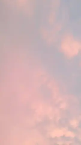 suasana pemandangan awan tiba magrib 