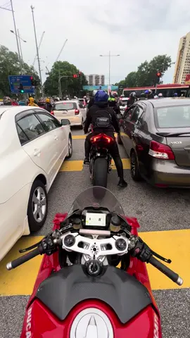 Rindu nak ride 🥹 #panigaleofficial #ducatimalaysia #panigalemembers 