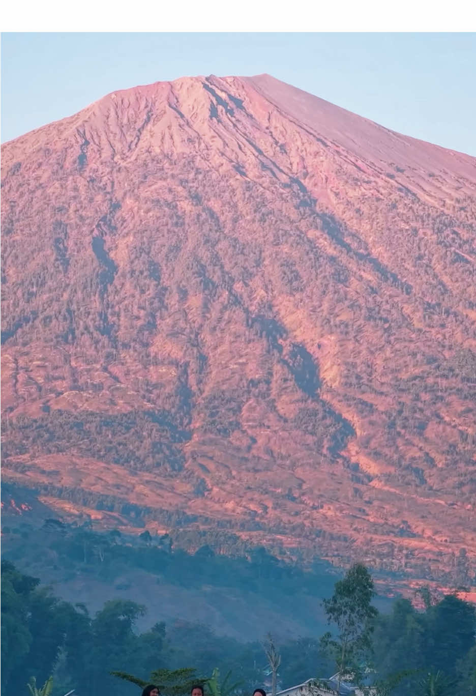 Kemegahan Rinjani dr sisi sepetak surga di sembalun… Yakin ga mo kesini..?? #lombok #sembalun #rinjani #traveltiktok #lombokguide 