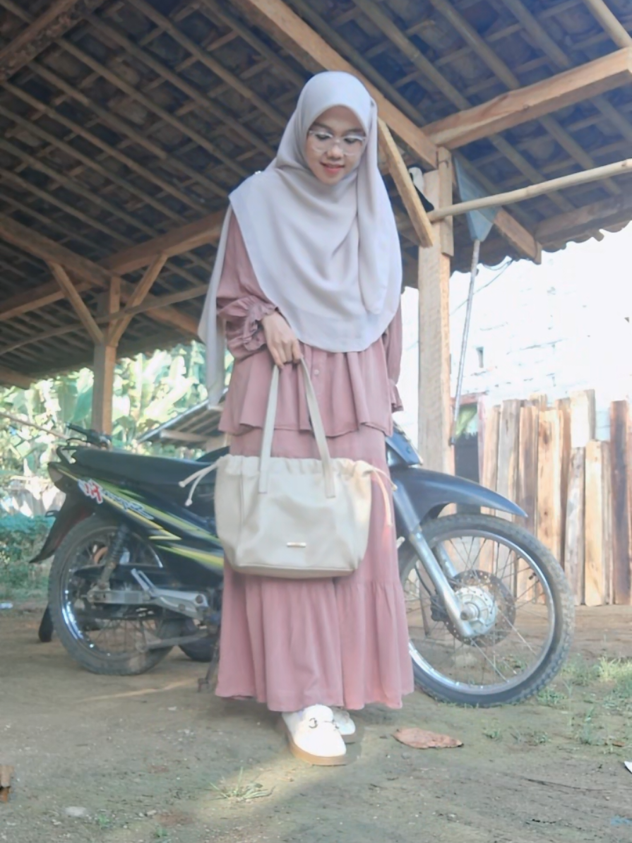 makasih loh yang udah pada bilang aku buk guru sebelumnya 😁 MASYAALLAH banget ini mah dapet tawaran jadi guru beneran 🤭 bismillah aja dulu lah ya #fyppppppppppppppppppppppp #masukberanda #masukberandafyp #suprabapak #suprafit 