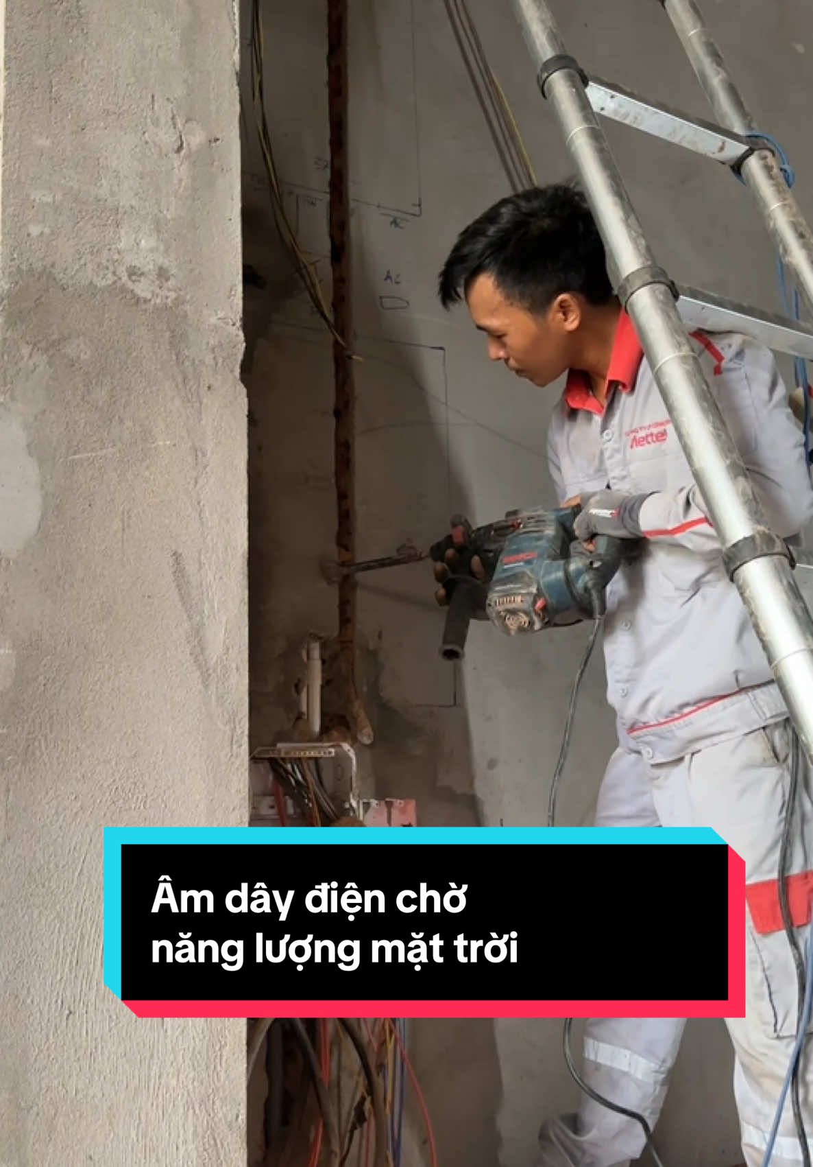 Âm dây điện chờ cho năng lượng mặt trời #nangluongmattroi #dienmattroi #solar #viettel 