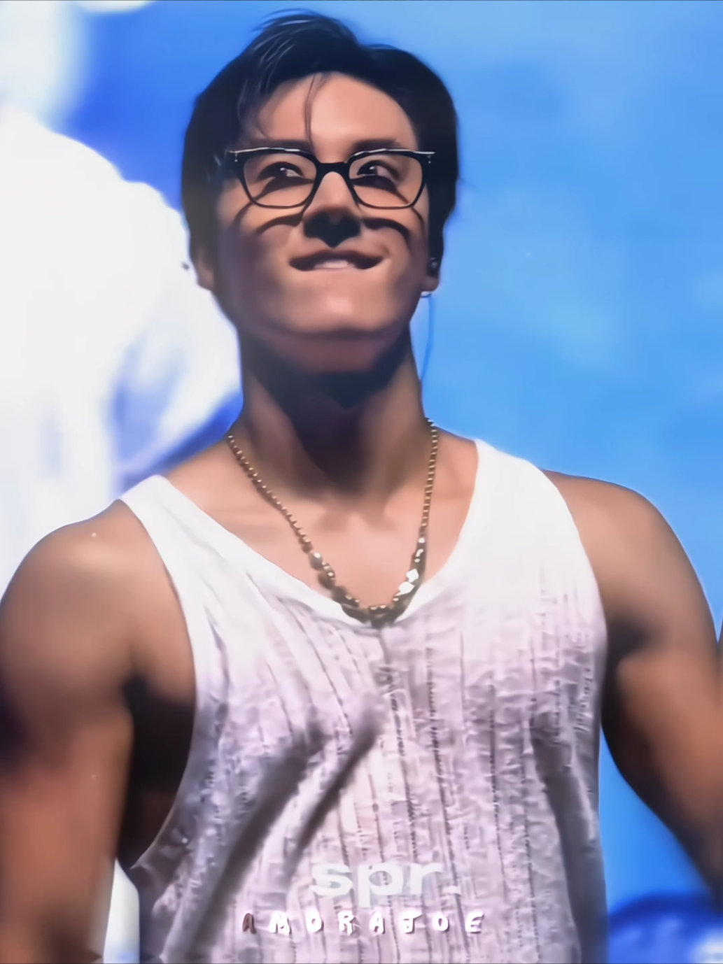 bajunya emang selalu ilang #ericsohn #theboyz 