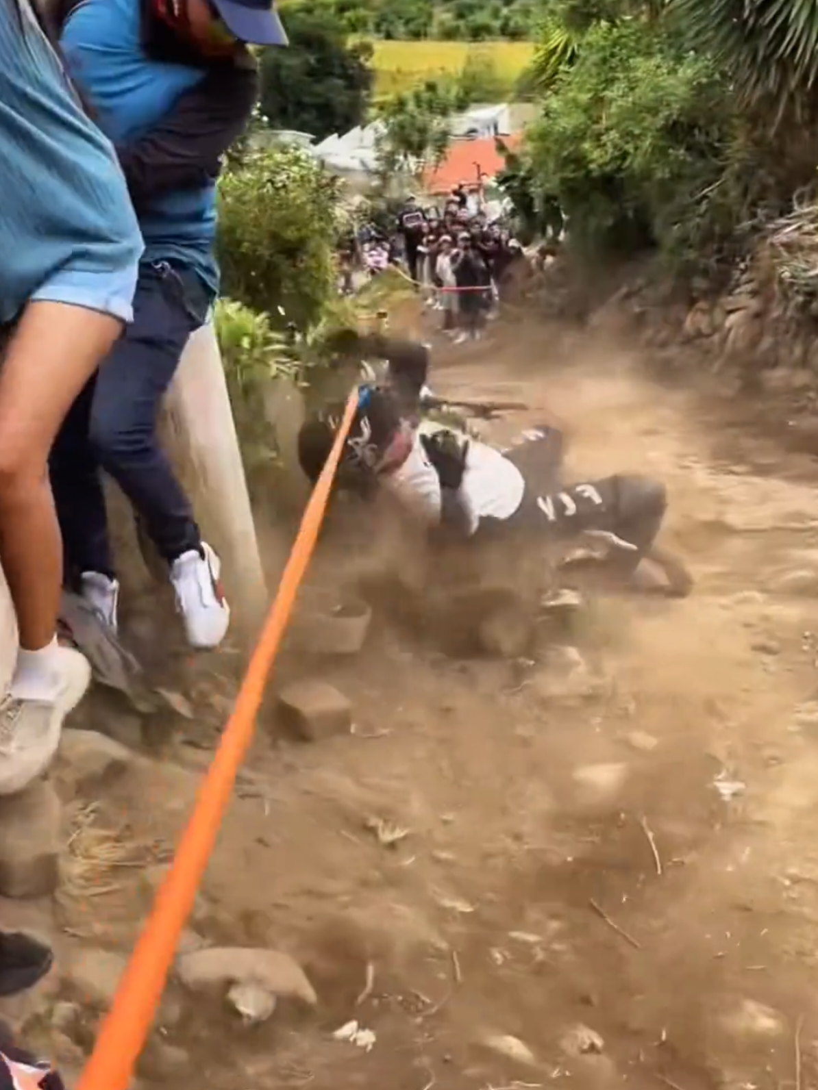 Mài dám chơi,chúng tao dám chi.Xem thôi đừng sợ nhé😁#nguyhiem #maydamchoitaodamchi #redbull #xhhhhhhhhhhhhhhhhhhhhhhh #redbullracing 