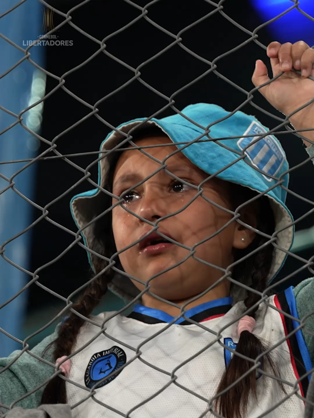 Tan chiquita y entendió lo que significa esto para @racingclub ❤️🥲 CONMEBOL #Libertadores #GloriaEterna